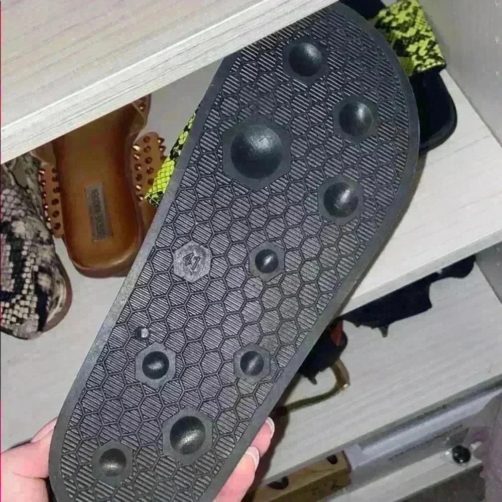 EnVogue green snakeskin slide sandal - Picture 3 of 3